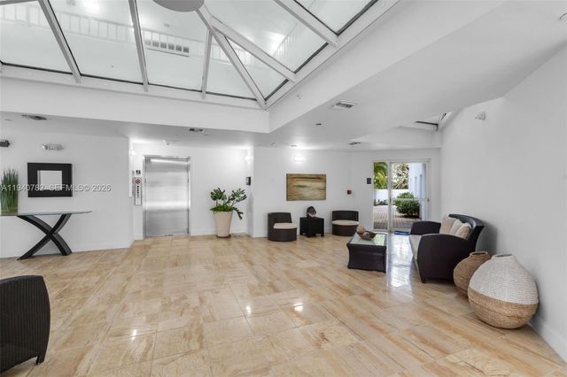 50 Ocean Lane Dr 108, Key Biscayne, FL 33149