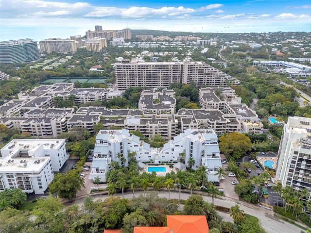 50 Ocean Lane Dr 108, Key Biscayne, FL 33149