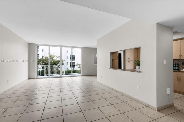 50 Ocean Lane Dr 108, Key Biscayne, FL 33149