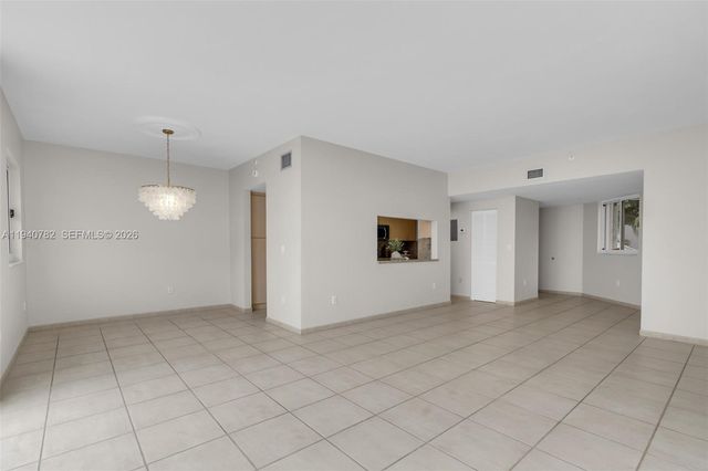 50 Ocean Lane Dr 108, Key Biscayne, FL 33149