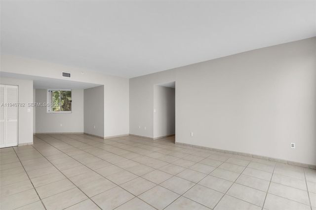 50 Ocean Lane Dr 108, Key Biscayne, FL 33149