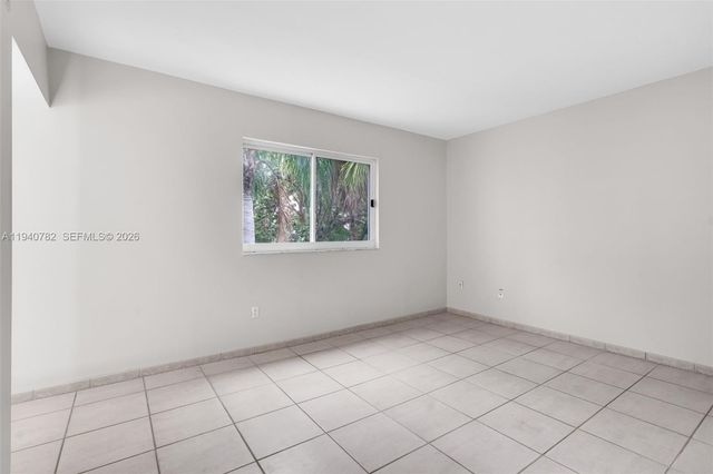 50 Ocean Lane Dr 108, Key Biscayne, FL 33149