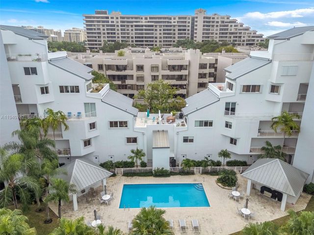50 Ocean Lane Dr 108, Key Biscayne, FL 33149