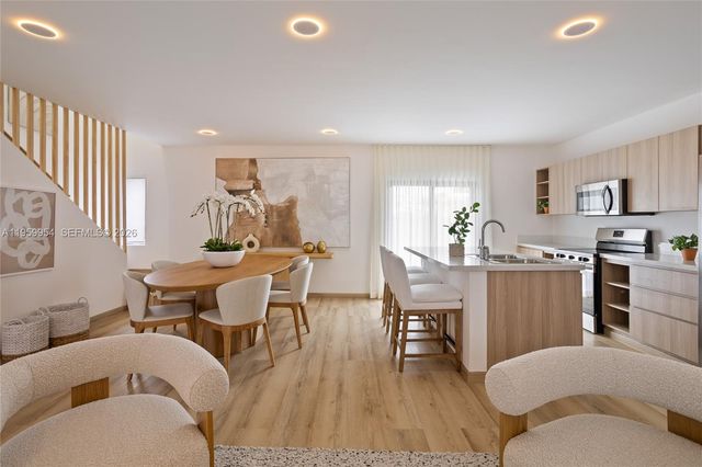 916 NW 10 STREET 5, Florida City, FL 33034