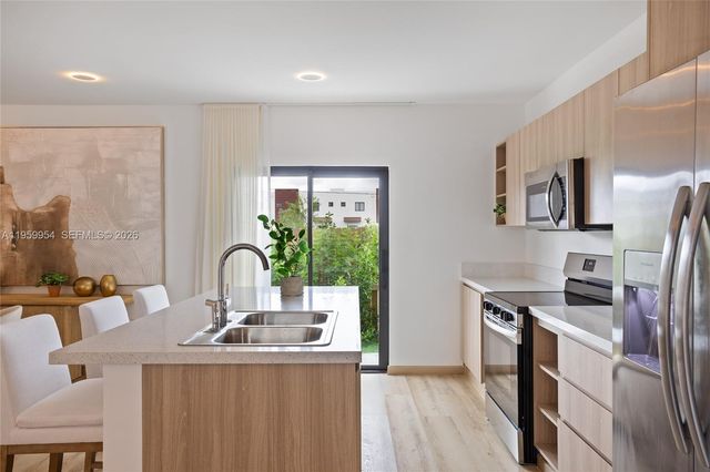 916 NW 10 STREET 5, Florida City, FL 33034