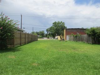 516 Bolster Street, Baytown, TX 77520