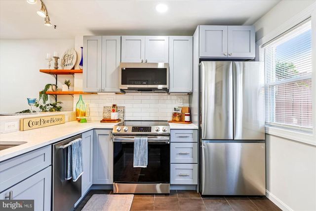 2018 E ST NE, Washington, DC 20002