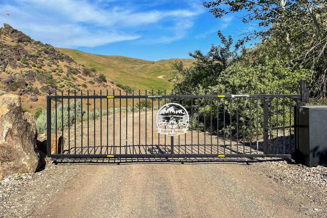 5934 New Highway 55, Horseshoe Bend, ID 83629