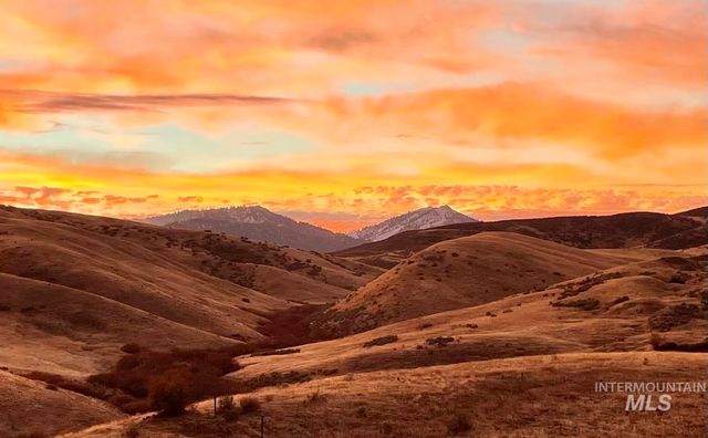 5934 New Highway 55, Horseshoe Bend, ID 83629