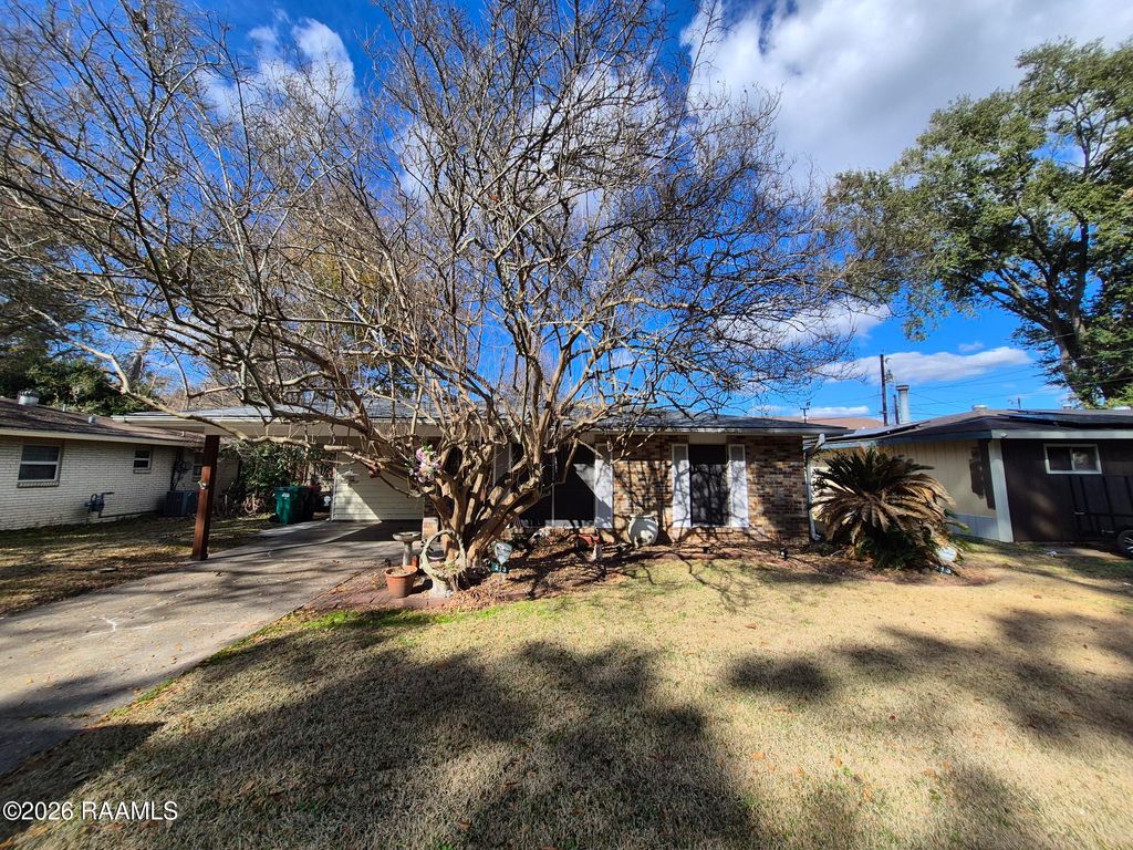 213 Chalmette Drive, Lafayette, LA 70501