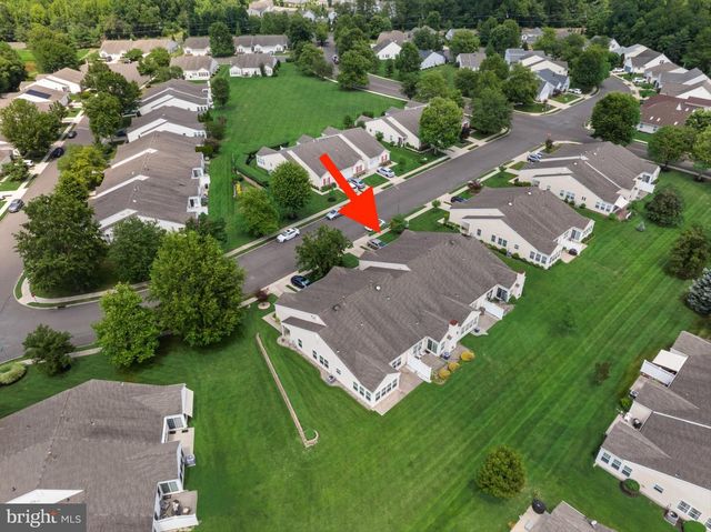 6 CLIFFORD DR, Mount Laurel, NJ 08054