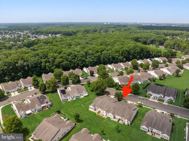 6 CLIFFORD DR, Mount Laurel, NJ 08054