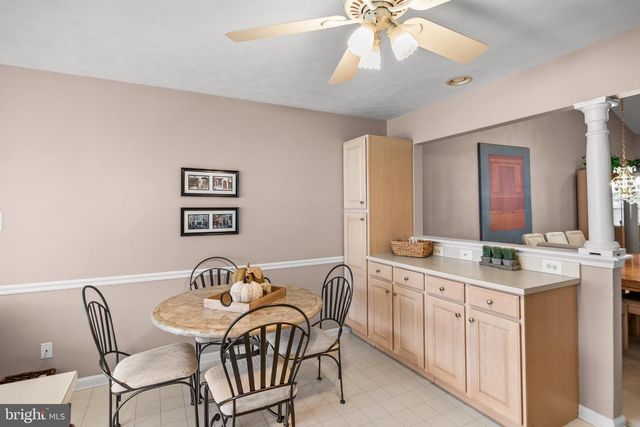 6 CLIFFORD DR, Mount Laurel, NJ 08054