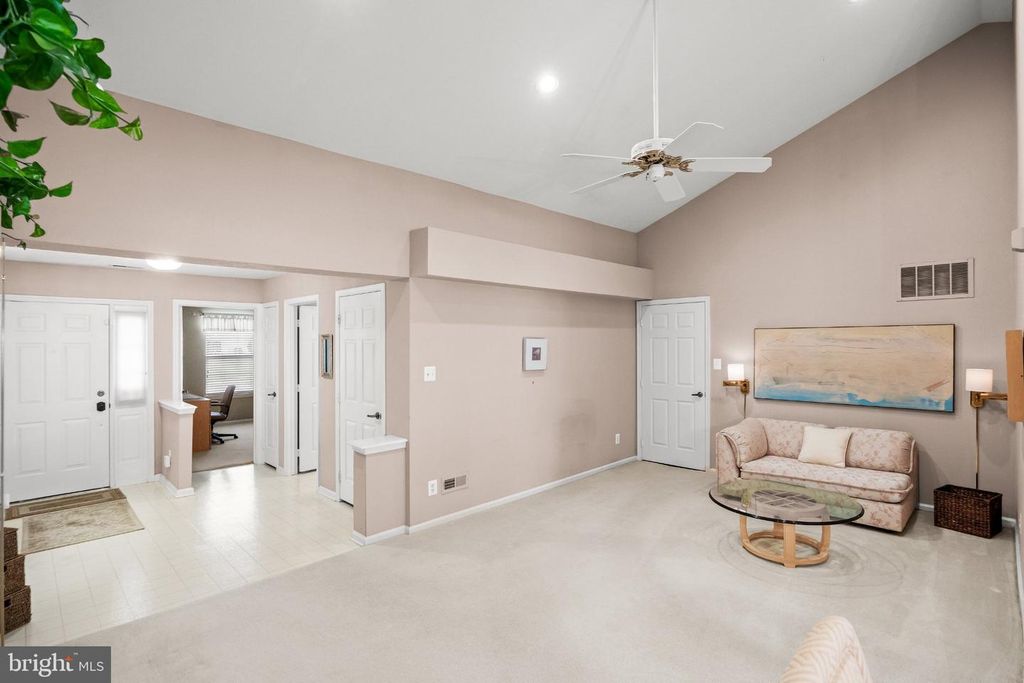 6 CLIFFORD DR, MOUNT LAUREL, NJ 08054 — photo 3