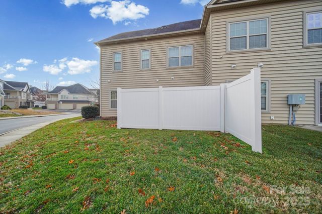 15420 Barossa Valley Street, Charlotte, NC 28277