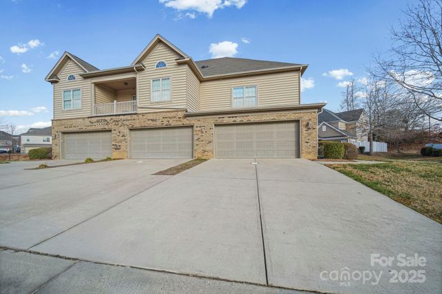 15420 Barossa Valley Street, Charlotte, NC 28277