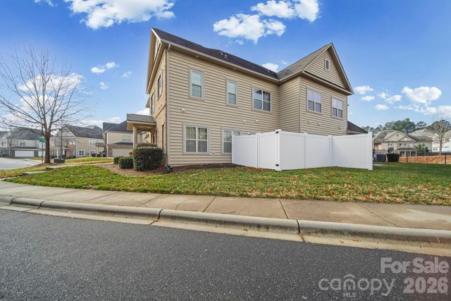 15420 Barossa Valley Street, Charlotte, NC 28277