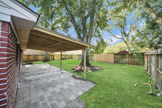 10171 Park Drive, Houston, TX 77086