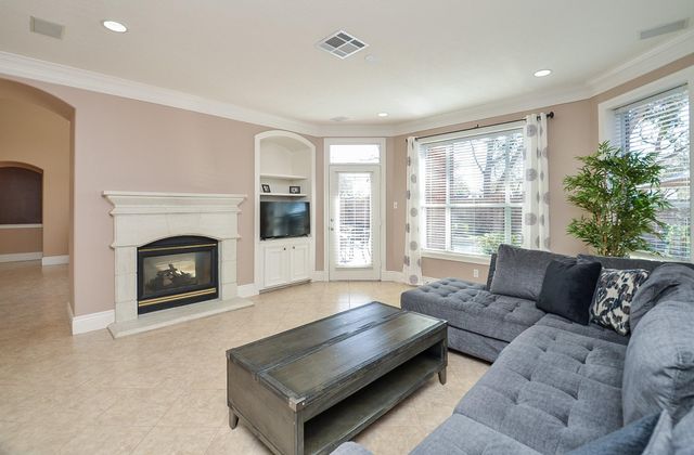 5835 Stratford Gardens Drive, Sugar Land, TX 77479