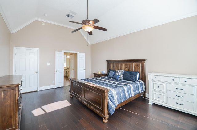 5835 Stratford Gardens Drive, Sugar Land, TX 77479