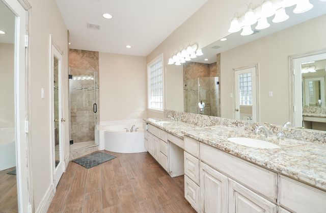 5835 Stratford Gardens Drive, Sugar Land, TX 77479