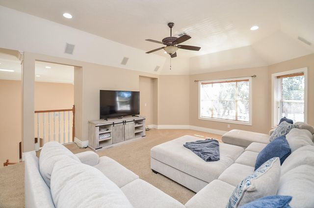 5835 Stratford Gardens Drive, Sugar Land, TX 77479