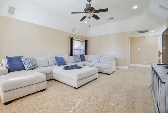 5835 Stratford Gardens Drive, Sugar Land, TX 77479