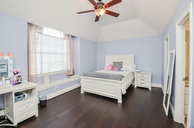 5835 Stratford Gardens Drive, Sugar Land, TX 77479