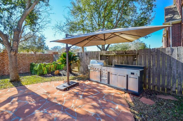 5835 Stratford Gardens Drive, Sugar Land, TX 77479