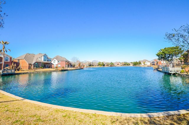 5835 Stratford Gardens Drive, Sugar Land, TX 77479