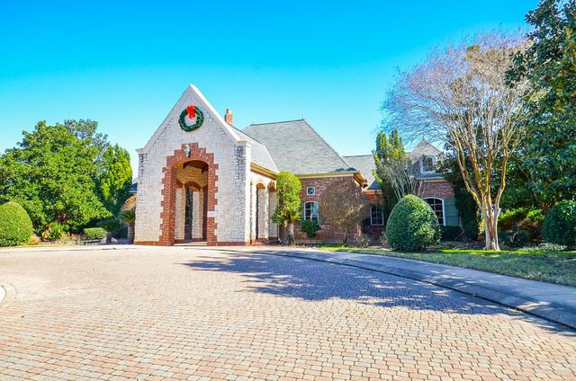 5835 Stratford Gardens Drive, Sugar Land, TX 77479