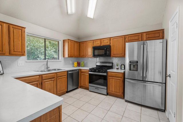 2035 Woodhue Drive, Spring, TX 77386