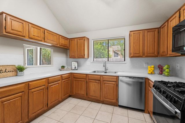 2035 Woodhue Drive, Spring, TX 77386