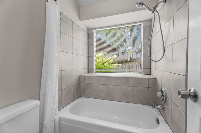 2035 Woodhue Drive, Spring, TX 77386