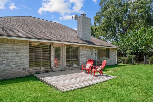2035 Woodhue Drive, Spring, TX 77386