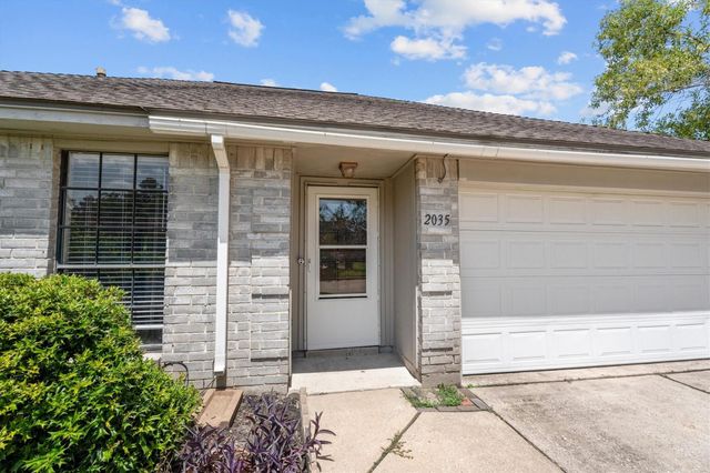 2035 Woodhue Drive, Spring, TX 77386