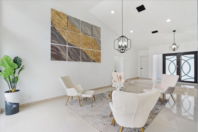 12725 Kingsway Road, Wellington, FL 33414