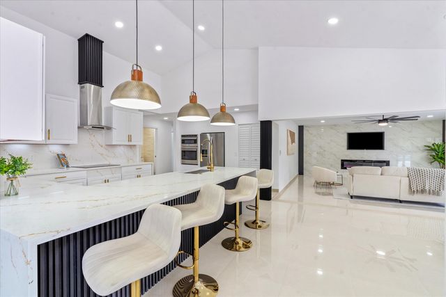 12725 Kingsway Road, Wellington, FL 33414