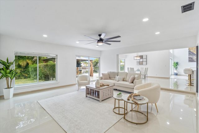 12725 Kingsway Road, Wellington, FL 33414