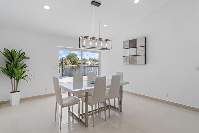 12725 Kingsway Road, Wellington, FL 33414