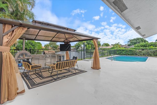 12725 Kingsway Road, Wellington, FL 33414