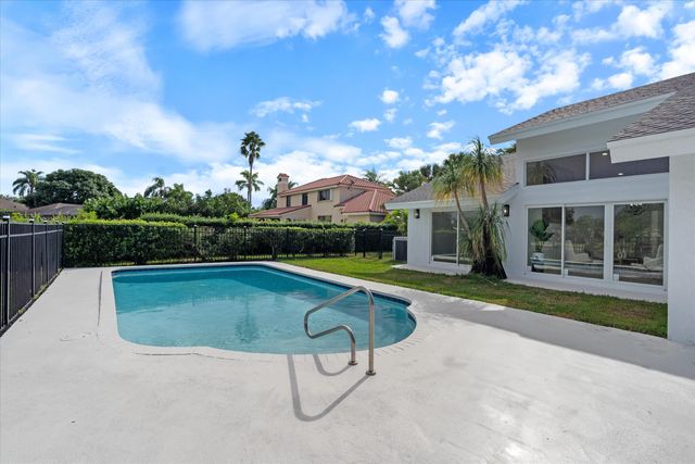 12725 Kingsway Road, Wellington, FL 33414