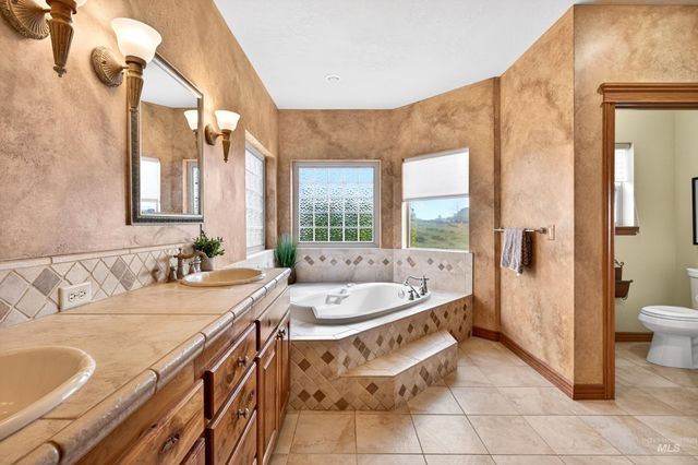 9810 Grand Teton Trail, Middleton, ID 83644