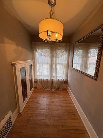 514 E PINE STREET, New London, WI 54961