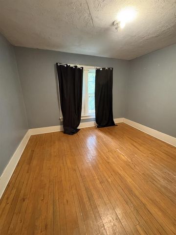 514 E PINE STREET, New London, WI 54961