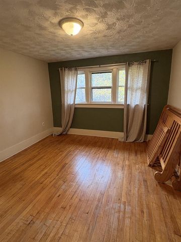 514 E PINE STREET, New London, WI 54961