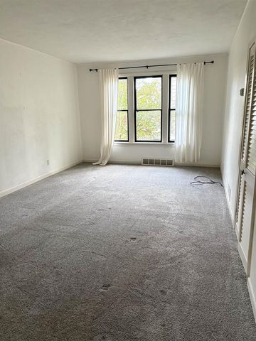 514 E PINE STREET, New London, WI 54961