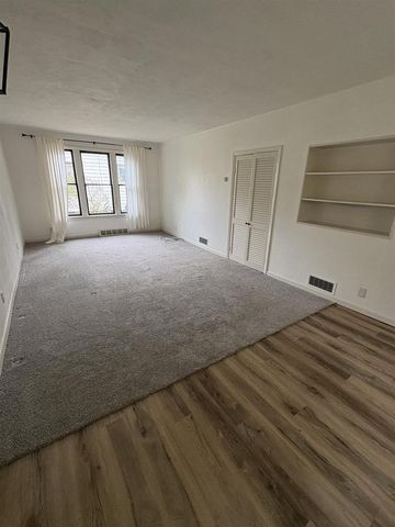 514 E PINE STREET, New London, WI 54961