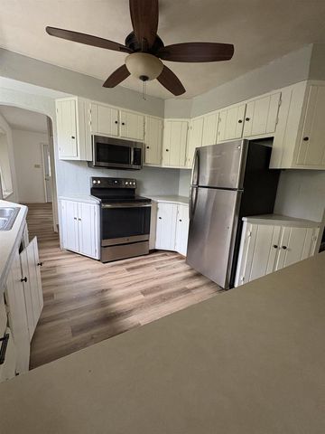 514 E PINE STREET, New London, WI 54961