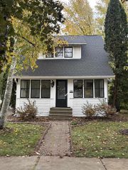 514 E PINE STREET, New London, WI 54961